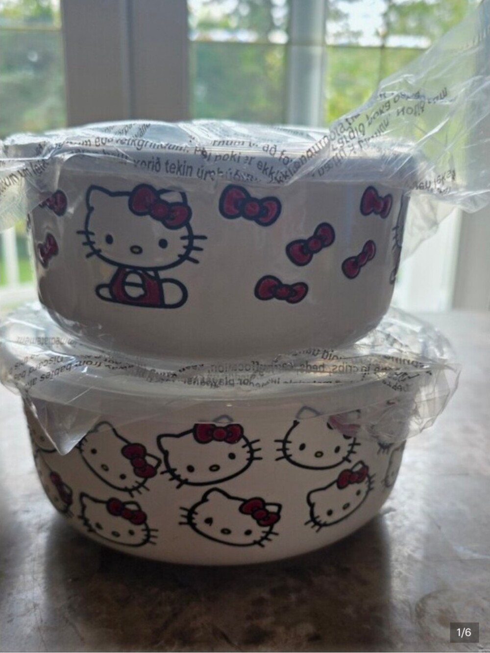 NEW Zrike Hello Kitty Ceramic Food Storage Bowls w/ Venting Lids Set of 4